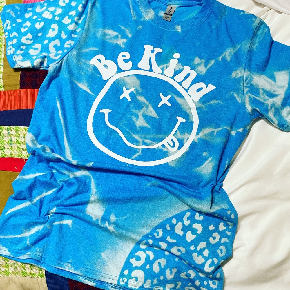 Be Kind tee